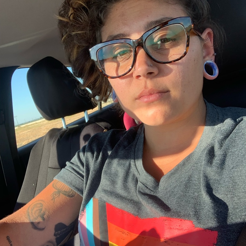 Meet your Posher, Dominique